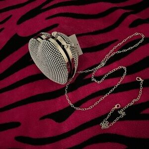 Akira crossbody clutch